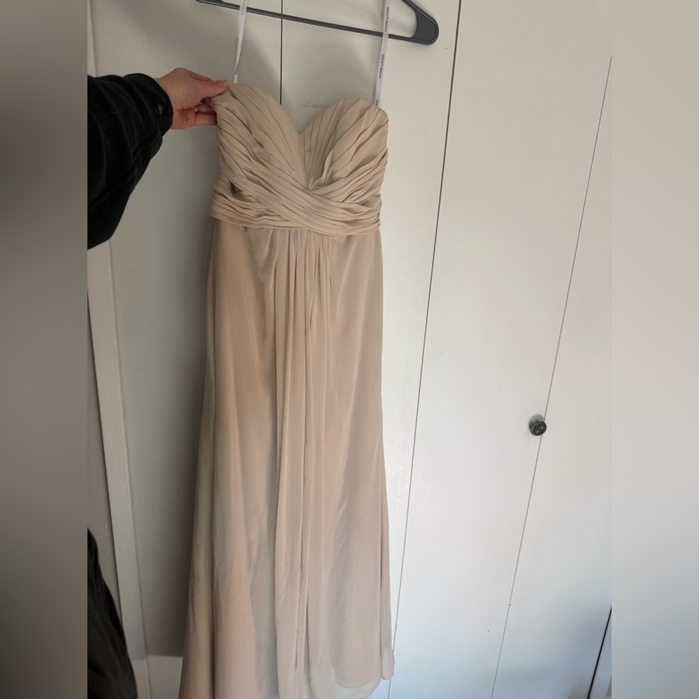 David’s Bridal Strapless Chiffon w/ pleats bridesmaids dress size 4 - Picture 5 of 7